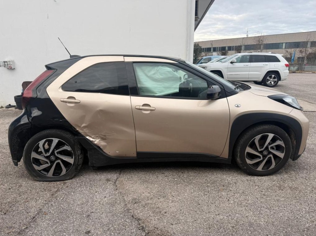 Toyota AYGO (X) 2025 - view 1